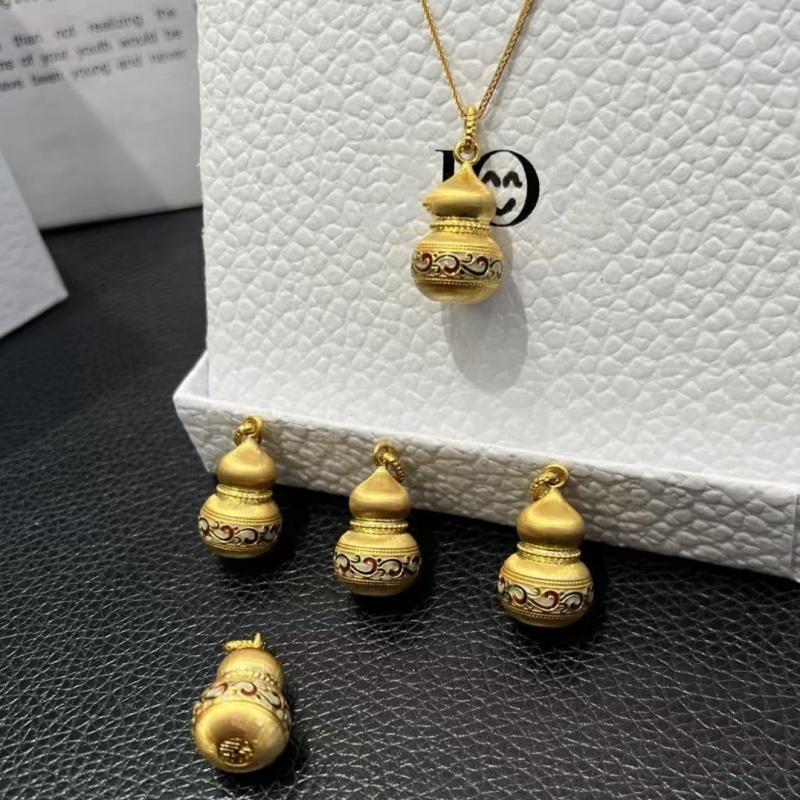 18K gold auspicious cloud gour - огляд і ціна Ethnic Fashion Boutique