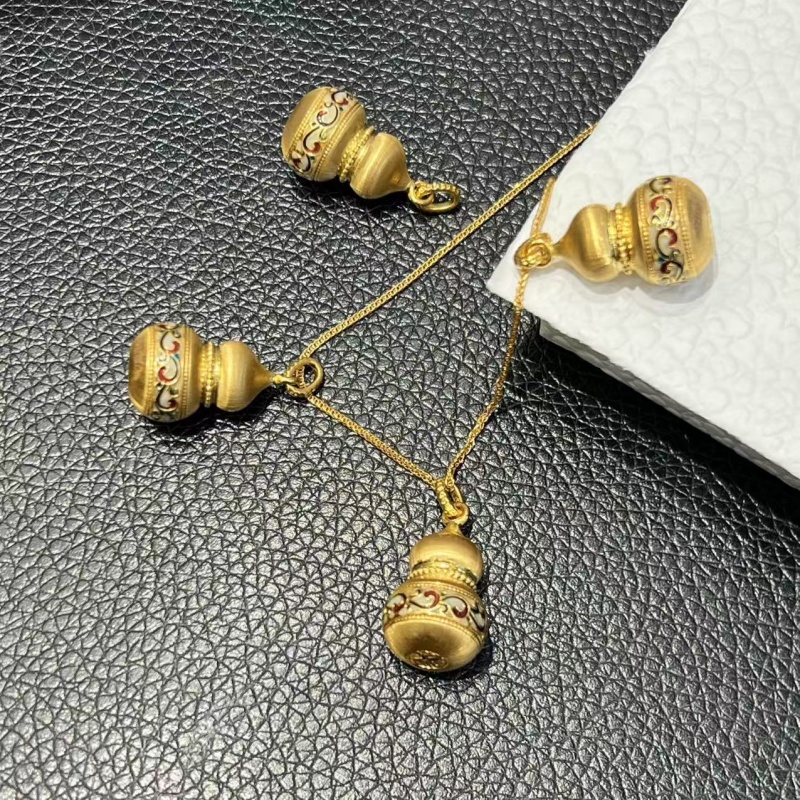 18K gold auspicious cloud gour - огляд і ціна Ethnic Fashion Boutique