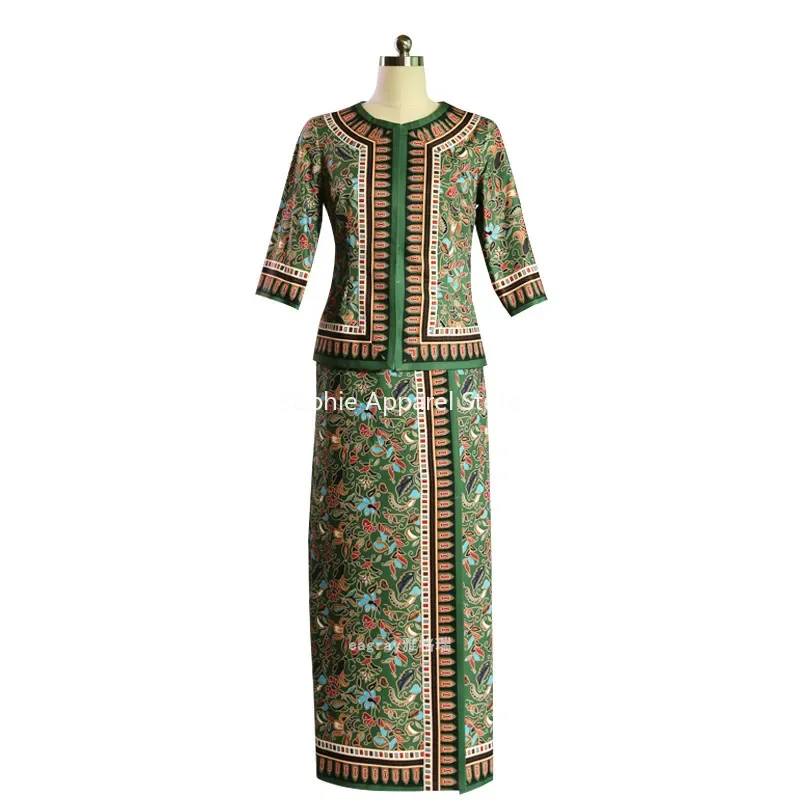 Southeast Asia Flight Attendan - огляд і ціна Batik Sarong Wrap