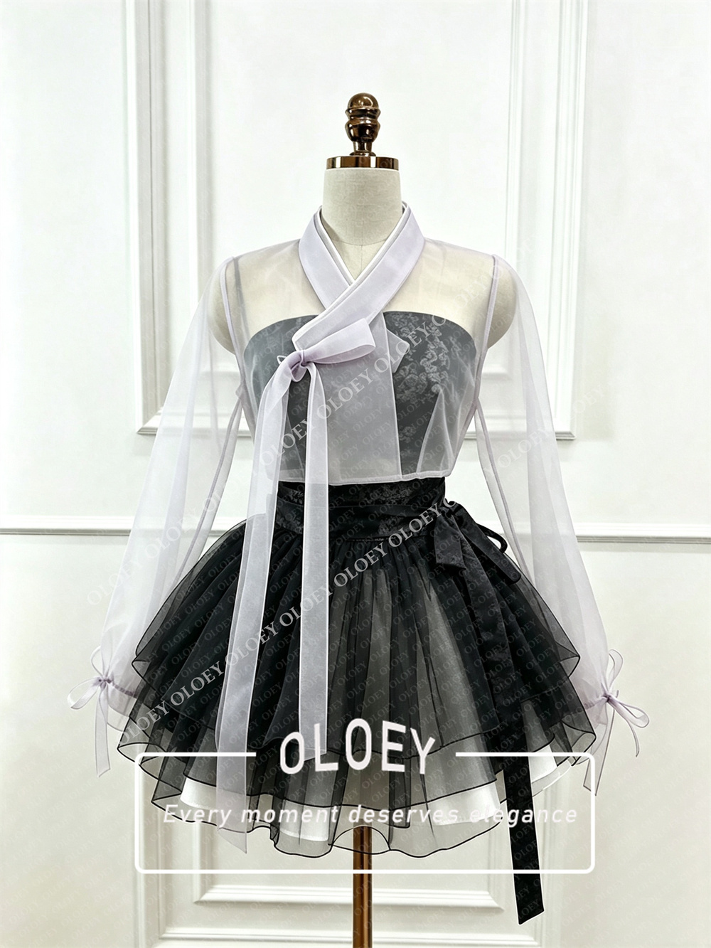 OLOEY Modern Black Red Short C - огляд і ціна Hanbok Modern Set